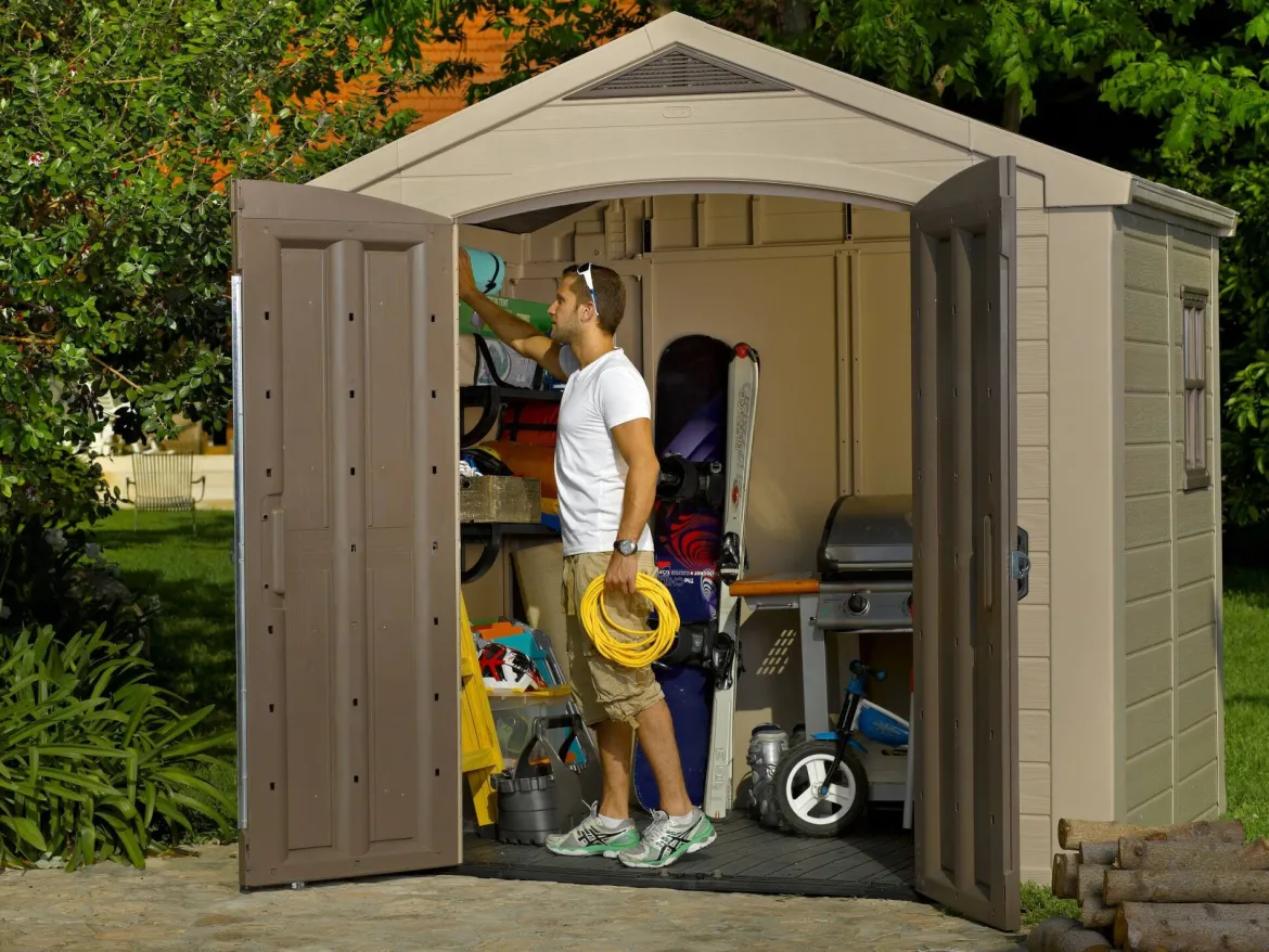 Casetta da Giardino Beige Nero Resistente Agli Agenti Atmosferici Presenza Finestre 257x255x243h cm, Tetto a due Falde - Traverse