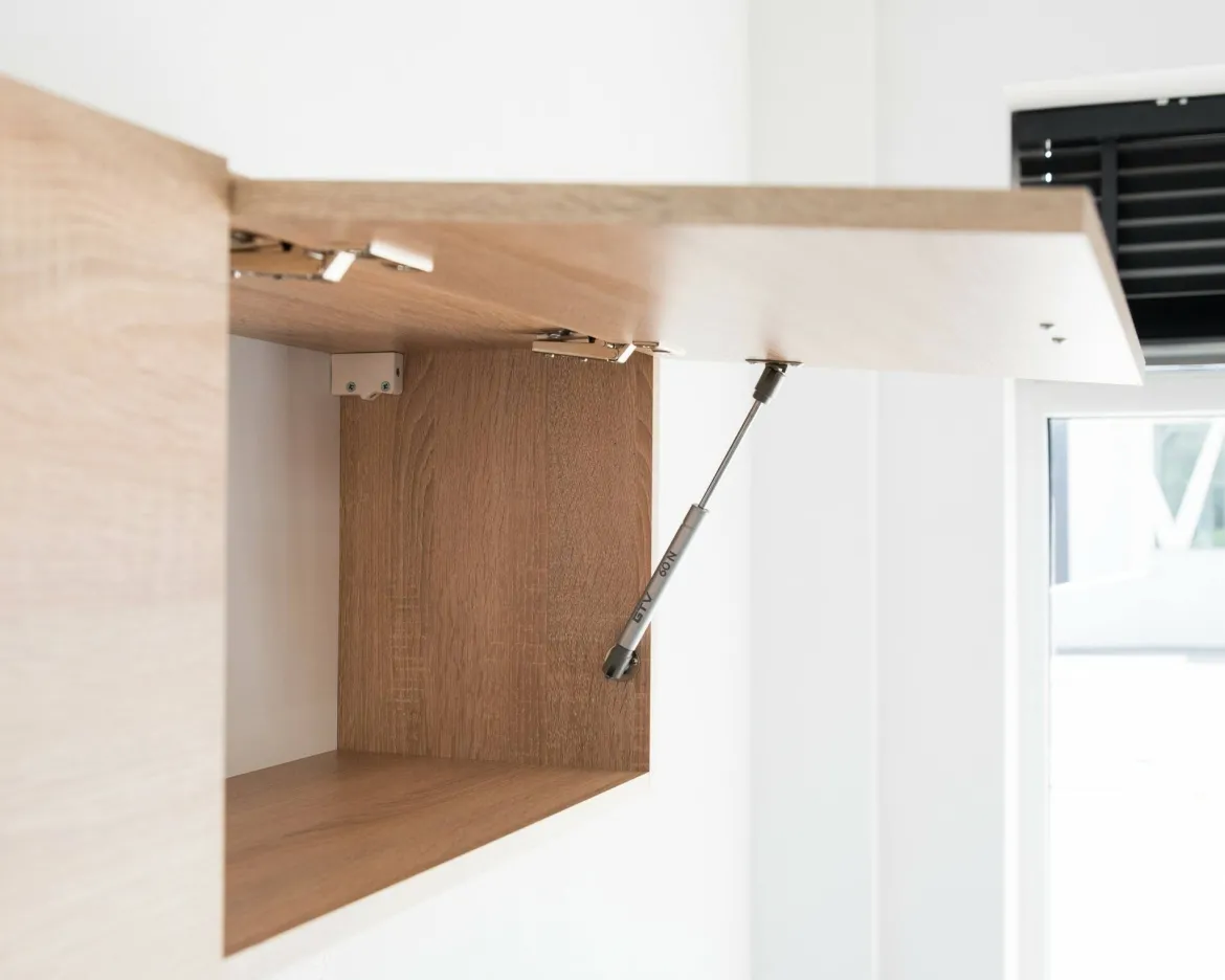 Cucina Marrone Rovere Modulabile un Cassetto, un Ripiano - Urzulei