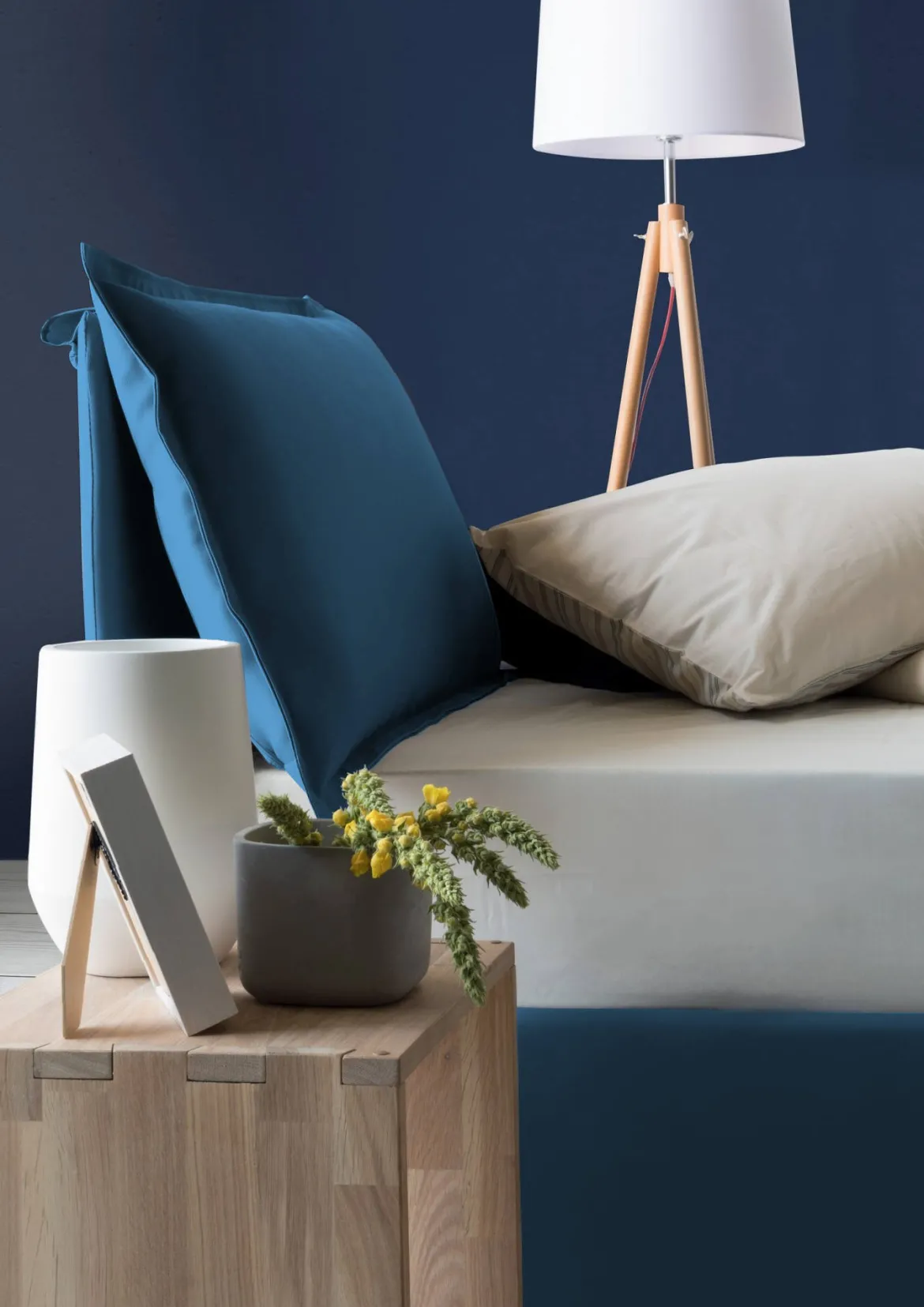 Letto piazza e mezza Arnaldo, adatto per materasso Cm 120x200, Blu