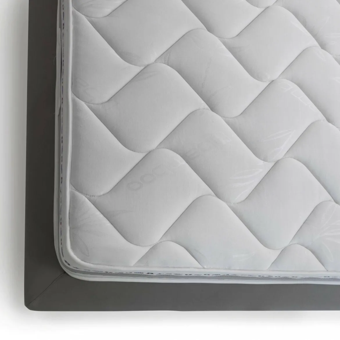 Materasso sensazione delicata matrimoniale 160x190 in Memory Foam sfoderabile - Aghi