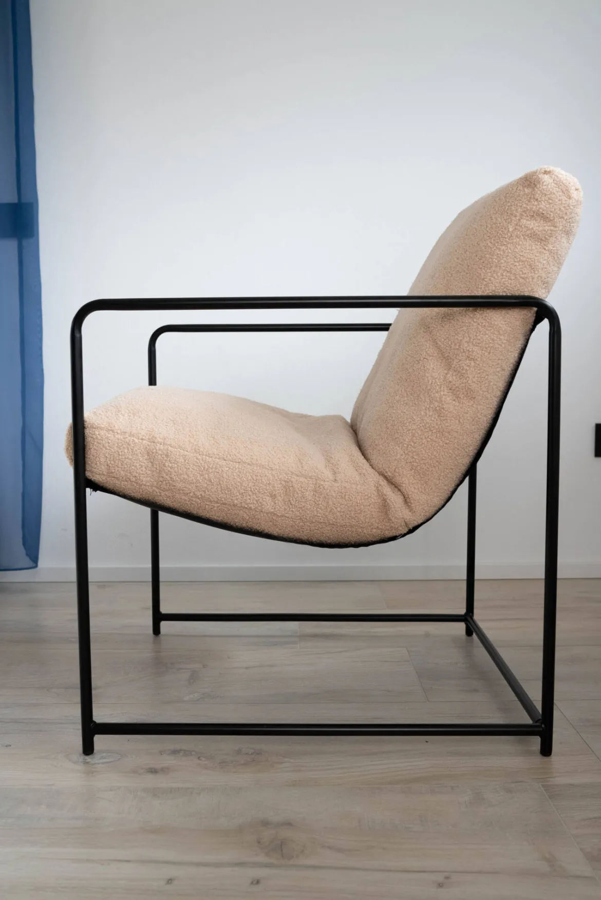 Poltrona design in metallo e tessuto beige - Appare