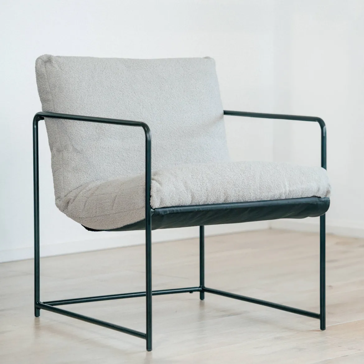 Poltrona Grigio Braccioli Peso Supportato 90 kg 70x100x98h cm, Materiale Struttura in Legno Made in Italy - Lasnigo