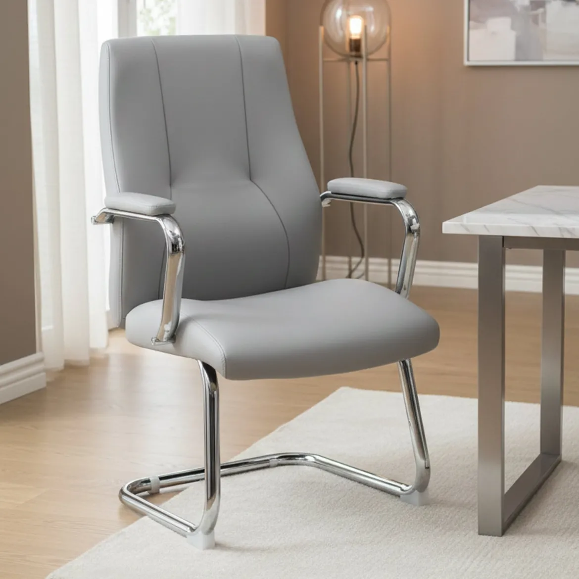Sedia ergonomica imbottita in ecopelle nero - Lucana