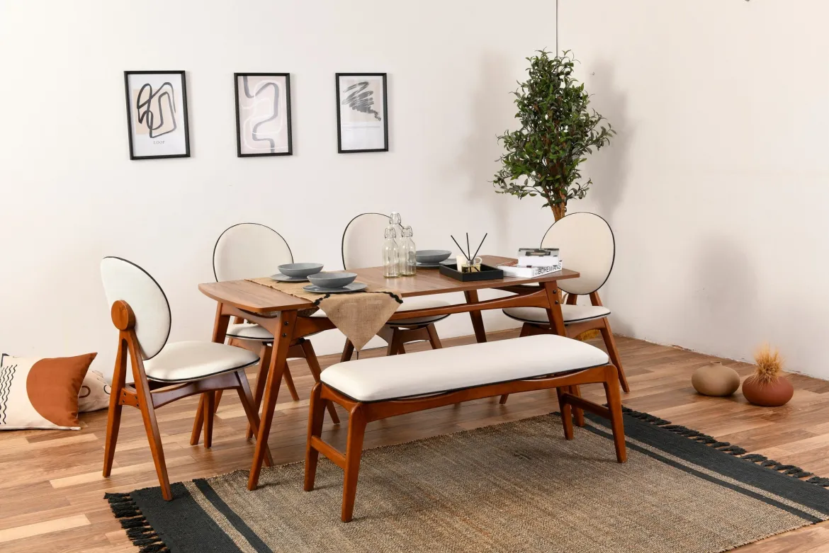 Set Tavolo e Sedie Marrone Noce Bianco Crema 6 Posti Dimensione Seduta Panca: 105x40h48 cm, Sedie: 54x44h90 cm, Dimensione Tavolo 160x78h75 cm
