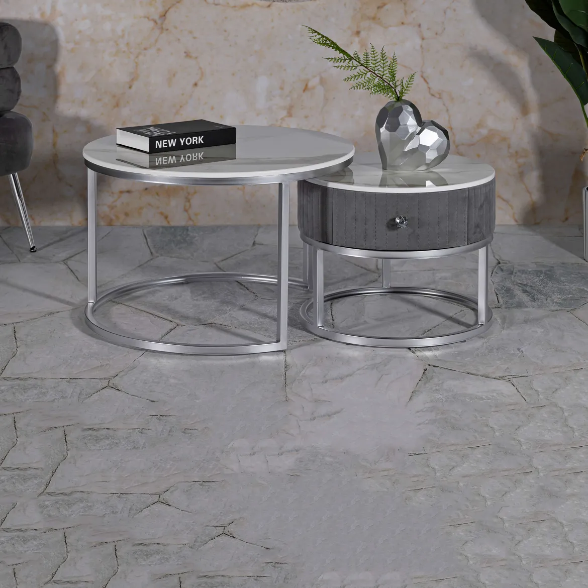 Tavolino da Salotto Grigio Argento un Cassetto Rivestimento in Tessuto Imbottito Modulabile 70x70x45h cm, un Vano - Daza