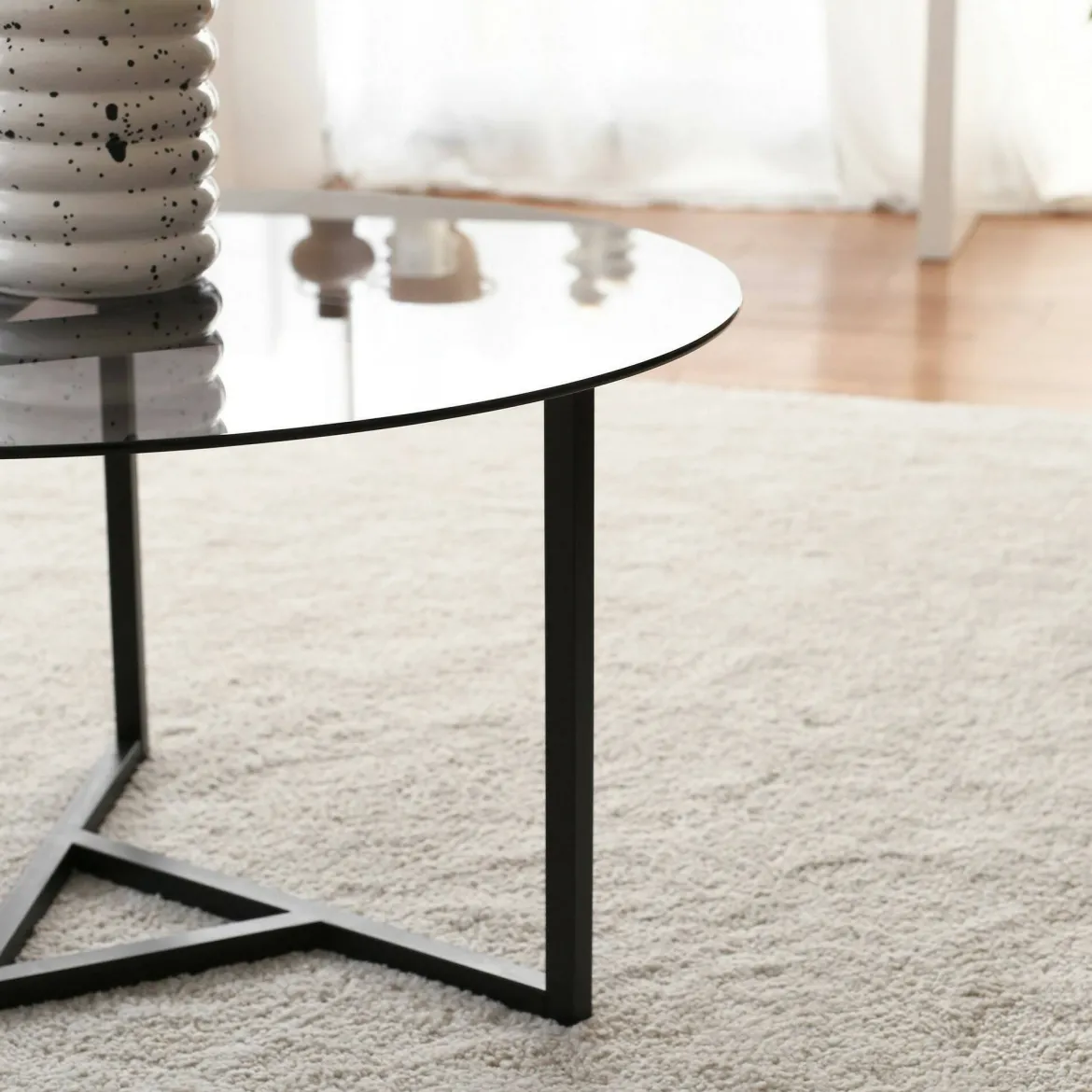Tavolino da Salotto Grigio Tortora Nero un Vano Forma Rettangolare 90x60x40h cm, Colore Ripiano Trasparente - Mina