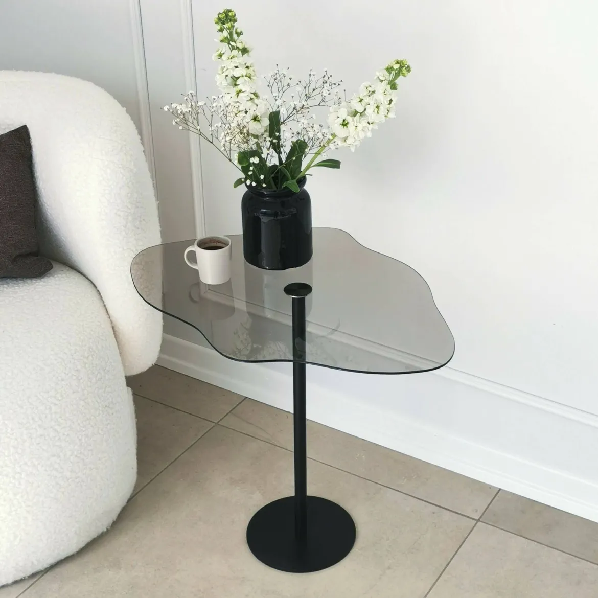 Tavolino da Salotto Nero Effetto Fume Forma Fantasia 60x45x50h cm, Sfumatura Colore Ripiano Fume - Mensa