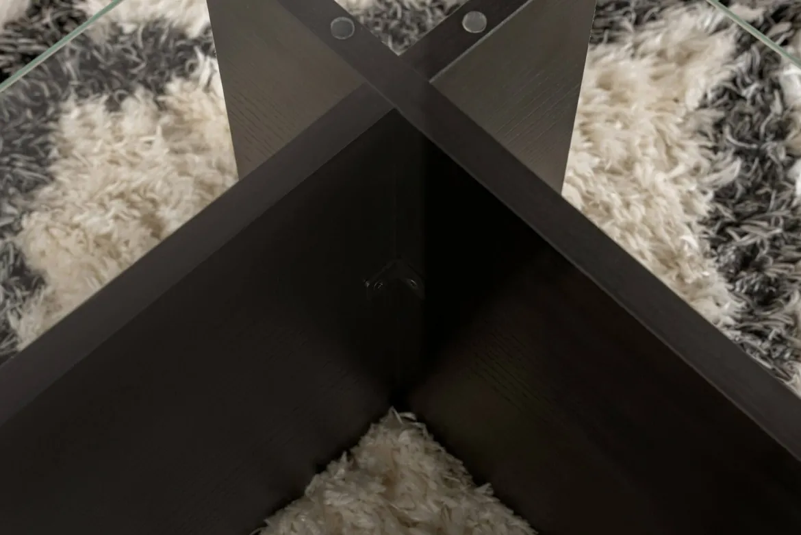 Tavolino da Salotto Nero Portariviste Forma Rettangolare 105x65x30h cm, Materiale Piano in Vetro - Kallias